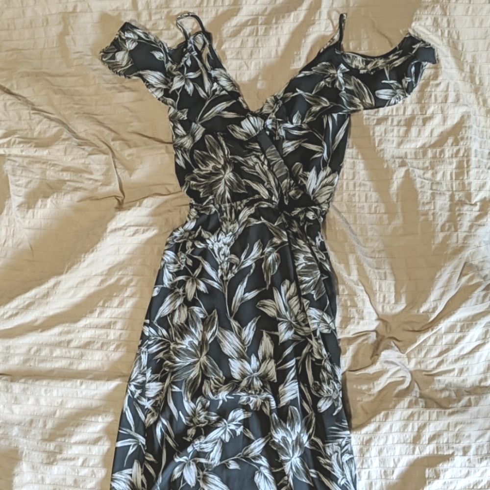 Long cold shoulder summer dress